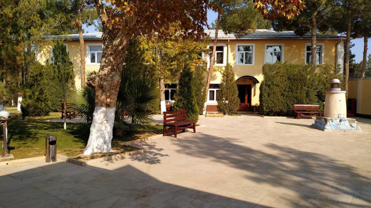 Hotel Admiral Termez Exteriér fotografie